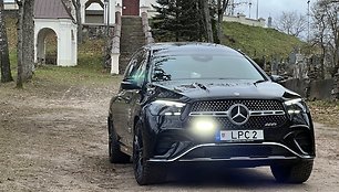 Katafalkas, Italijoje pagamintas ant „Mercedes GLE Coupe“ bazės