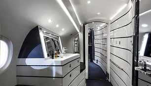 M.Verstappenas įsigijo lėktuvą „Falcon 8X“