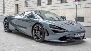 McLaren 720S &ndash; 530 kW galią turintis automobilis. Apsisukti jam nėra lengva, nors 4,54 metrų ilgis nėra unikaliai didelis. (Reinhold M&ouml;ller, Wikimedia (CC BY-SA 4.0)