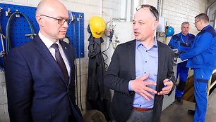 Susisiekimo ministras Eugenijus Sabutis ir jo komandos nariai lankėsi Vilniaus Avižienių techninės apžiūros stotyje
