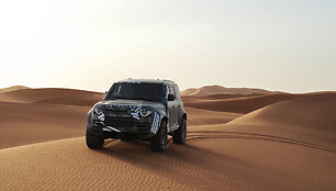 Defender Dakar D7X-R bandymai 