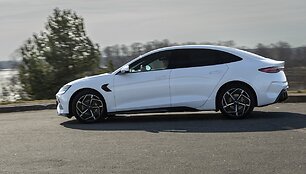 BYD automobilių ir elektromobilių pristatymas