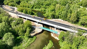 Tiltas per Dubysą Ariogaloje