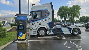 Vitoldas Milius elektriniu sunkvežimiu apvažiavo Lietuvą 