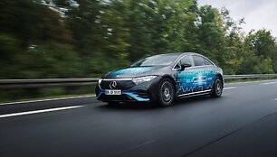 &bdquo;Mercedes-Benz&ldquo; elektromobilis su kietojo būvio baterija vienu įkrovimu nuvažiavo 1 205 kilometrus