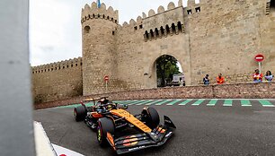 Formulės 1 lyderis Oscaras Piastris patyrė avariją Baku