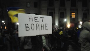 Protesto akcija prie Rusijos ambasados Kijeve