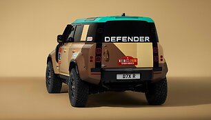 Pristatytas Roko Baciu&scaron;kos Dakaro automobilis &ndash; &bdquo;Defender Dakar D7X-R&ldquo;