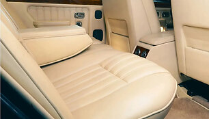 1996 metų &bdquo;Bentley Brooklands&ldquo; priklausė Giorgio Armani 