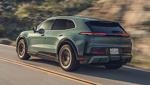 Elektrinis Porsche Cayenne (2026)