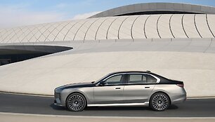 BMW 7 ir BMW i7