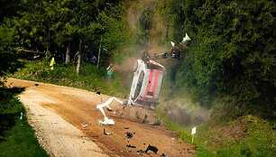 Lenkijos ekipažo avarija Rally Auk&scaron;taitija