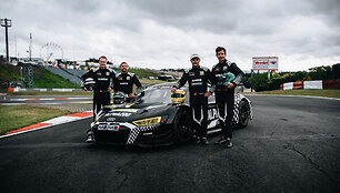 ADAC RAVENOL 24h N&uuml;rburgring lenktynėse &ndash; 2 &bdquo;Juta Racing&ldquo; ekipažai 