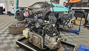 "Ovoko" Porsche keičiamas variklis