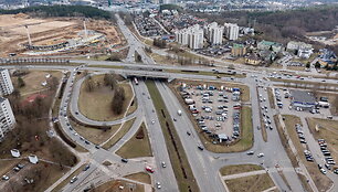 Eismas Ukmergės ir Ozo gatvėse prie statomo stadiono Vilniuje