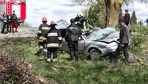 Skaitytojo reportažas: Kelmės rajone „Audi“ rėžėsi į motociklininkus