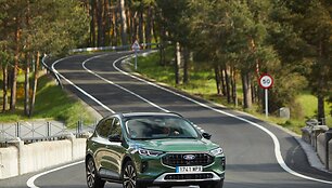 &bdquo;Ford Kuga&ldquo; hibridas