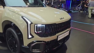 kia-paryziaus-automobiliu-parodoje-seltos-k4-ir-daug-gt-modeliu
