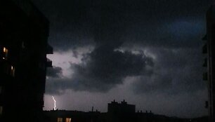 Žaibai ir stipri liūtis Vilniuje 2014 m. liepos 12 d. 