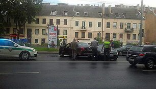 Avarija Vilniuje, &Scaron;eimyni&scaron;kių gatvėje