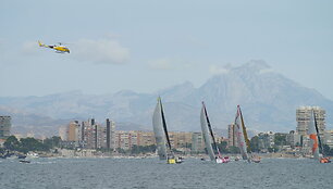 Rokas Milevičius ir &bdquo;Brunel&ldquo; komanda sėkmingai startavo regatoje aplink pasaulį &bdquo;Volvo Ocean Race&ldquo; 2014 m. spalio 11 d. 