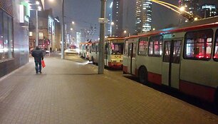 Spūstis Vilniuje, Konstitucijos prospekte, nutrūkus troleibusų linijai