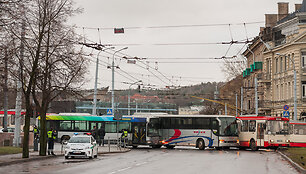 Autobusų avarija prie Žaliojo tilto Vilniuje