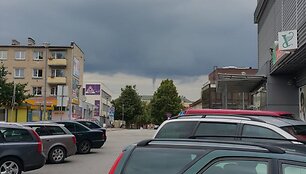 Radvili&scaron;kyje pastebėtas viesulas (Ieva Raižienė)