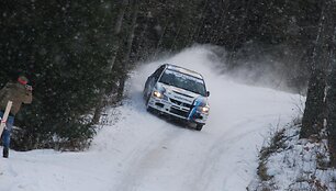 V.&Scaron;vedo ir Ž.Sakalausko avarija 2009 m.(&bdquo;Halls Winter Rally&ldquo; istorija)