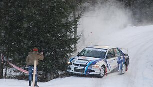 V.&Scaron;vedo ir Ž.Sakalausko avarija 2009 m.(&bdquo;Halls Winter Rally&ldquo; istorija)