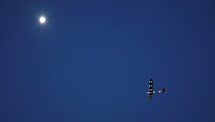 &bdquo;Solar Impulse&ldquo; sėkmingai nusileido Sevilijoje, Ispanijoje