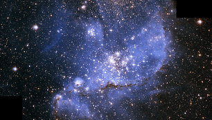 Mažasis Magelano Debesis pro kosminį Hubble telekopą