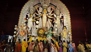 Indija švenčia Durga Puja (Durgapūdžą).