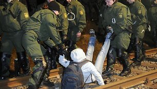 Žaliųjų protestas Vokietijoje prie&scaron; branduolinių atliekų gabenimą