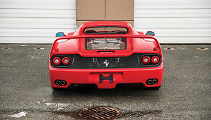 Mike'o Tysono „Ferrari F50“ parduodamas „Sothebys“