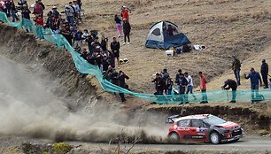 Meksikos ralyje K.Meeke didina persvarą prie&scaron; Sebastieną Ogier