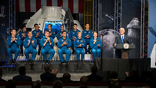 12 naujų NASA astronautų