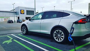 Kelionė &bdquo;Tesla Model X&ldquo;