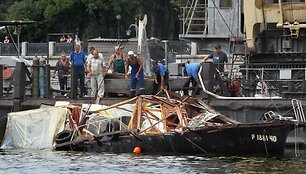 I&scaron; Maskvos upės i&scaron;keltas nuskendęs pramoginis laivas, skaičiuojamos aukos