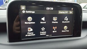 Automobilio prietaisų panelė