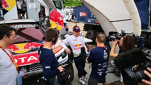 &bdquo;Peugeot&ldquo; komanda įsikūrė Las Palmas karinės bazės bivuake Limoje: S.Loebas