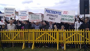 Lenkų protesto mitingas prie Lietuvos respublikos Seimo