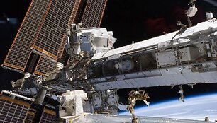 Tarptautinė kosminė stotis ir prie jos prisijungę kosminiai laivai