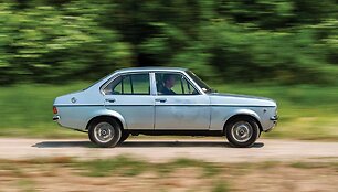 Popiežiaus Jono Pauliaus &bdquo;Ford Escort&ldquo;