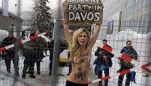 &bdquo;Femen&ldquo; aktyvistės Davose