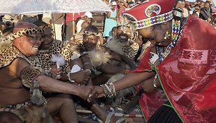 Jacobas Zuma ir jo naujoji žmona Bongi Ngema