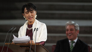 Aung San Suu Kyi Didžiojoje Britanijoje