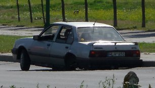 „Opel Ascona“ pametė galinį tiltą