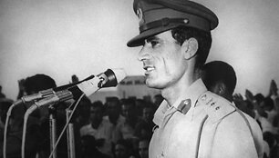 Muamaras Kadhafi netrukus po perversmo ir valdžios užgrobimo (1969 m.)