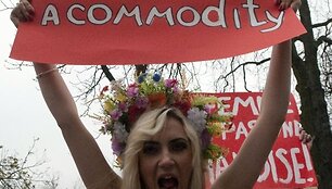&bdquo;Femen&ldquo; aktyvisčių protesto akcija Ciuricho gatvėse